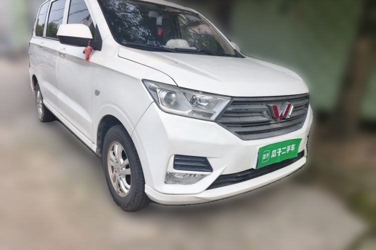 Used Wuling Hongguang 2019 1.5L S Standard Version China VI LAR Front Right 45 Deg