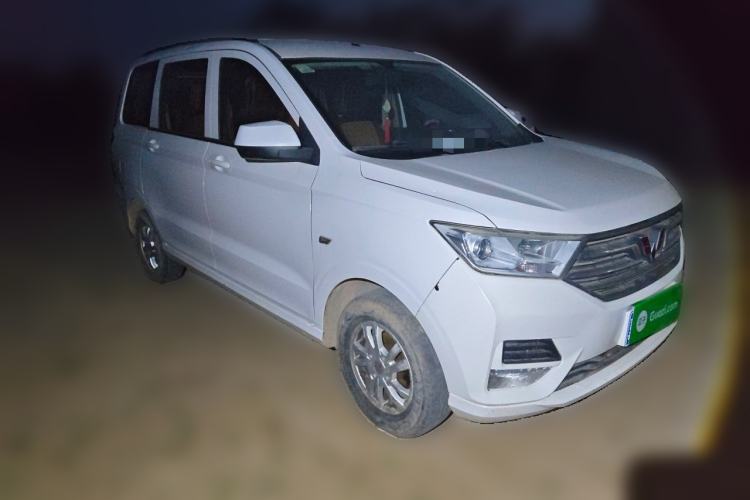 Used Wuling Hongguang 2019 1.5L S Standard Version China VI LAR Front Right 45 Deg