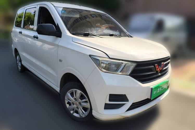 Used Wuling Hongguang 2019 1.5L S Basic Version China VI Standard LAR Front Right 45 Deg
