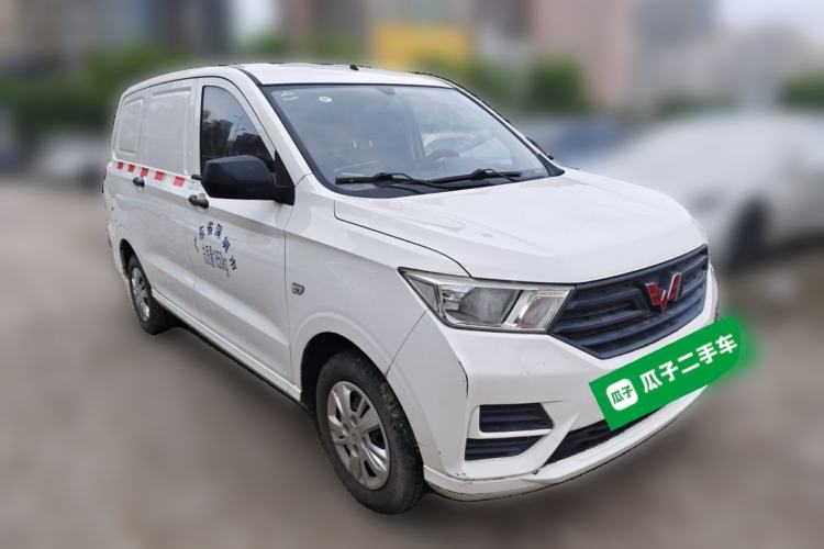 Used Wuling Hongguang 2019 1.5L S Basic Window-Sealed Vehicle China VI LAR Front Right 45 Deg
