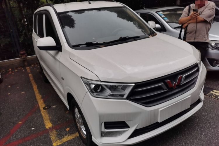 Used Wuling Hongguang 2019 1.5L S Standard Version China VI LAR Front Right 45 Deg