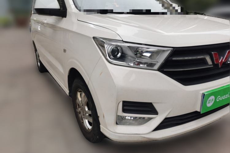Used Wuling Hongguang 2019 1.5L S Comfort Edition China VI LAR Front Right 45 Deg