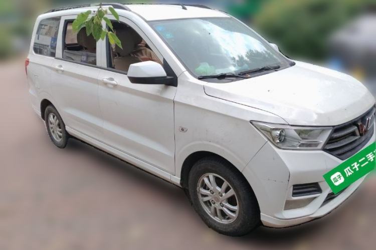 Used Wuling Hongguang 2019 1.5L S Standard Version China VI LAR Front Right 45 Deg
