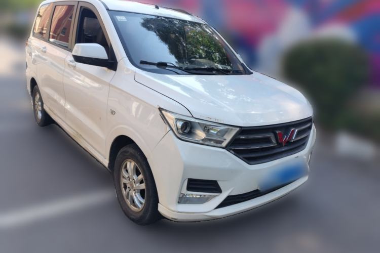 Used Wuling Hongguang 2019 1.5L S Comfort Edition China VI LAR Front Right 45 Deg