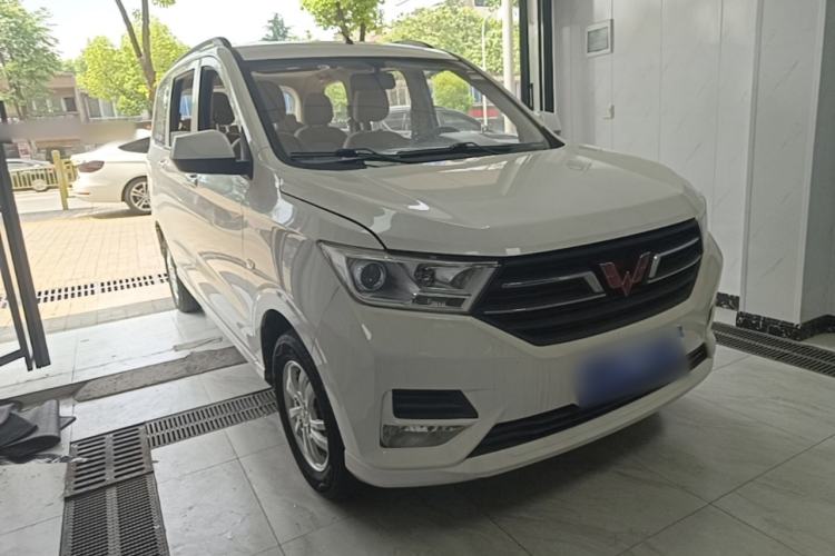 Used Wuling Hongguang 2019 1.5L S Standard Version China VI LAR Front Right 45 Deg