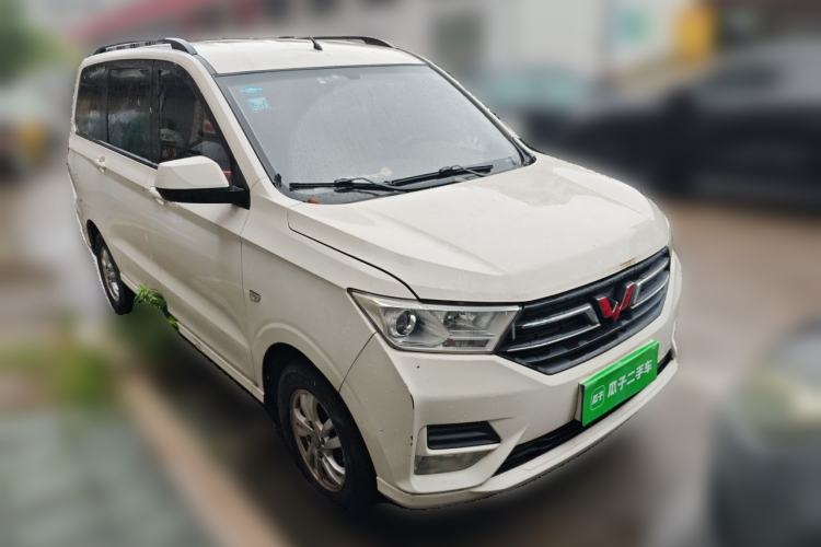 Used Wuling Hongguang 2019 1.5L S Comfort Edition China VI LAR Front Right 45 Deg