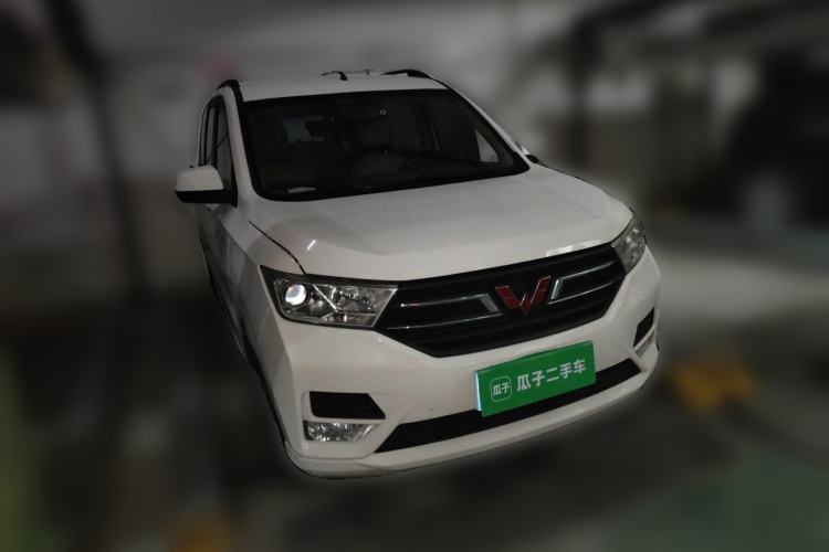 Used Wuling Hongguang 2019 1.5L S Comfort Edition China VI LAR Front Right 45 Deg