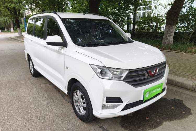 Used Wuling Hongguang 2019 1.5L S Comfort Edition China VI LAR Front Right 45 Deg