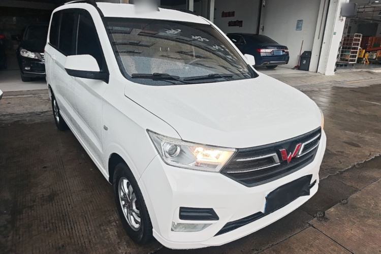Used Wuling Hongguang 2019 1.5L S Comfort Edition China VI LAR Front Right 45 Deg