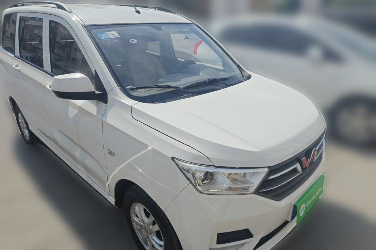 Used Wuling Hongguang 2019 1.5L S Standard Version China VI LAR Front Right 45 Deg