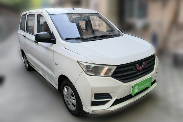 Used Wuling Hongguang 2019 1.5L S Basic Version China VI Standard LAR Front Right 45 Deg
