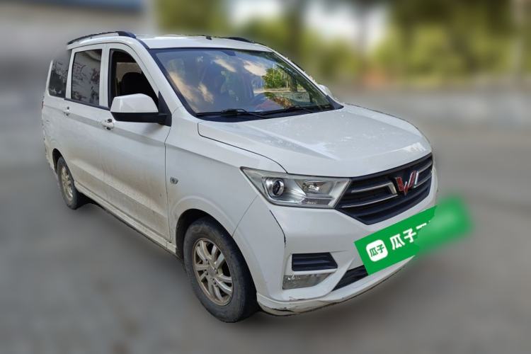 Used Wuling Hongguang 2019 1.5L S Standard Version China VI LAR Front Right 45 Deg