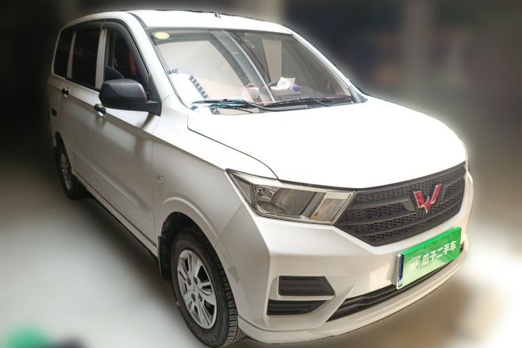 Used Wuling Hongguang 2019 1.5L S Basic Version China VI Standard LAR Front Right 45 Deg