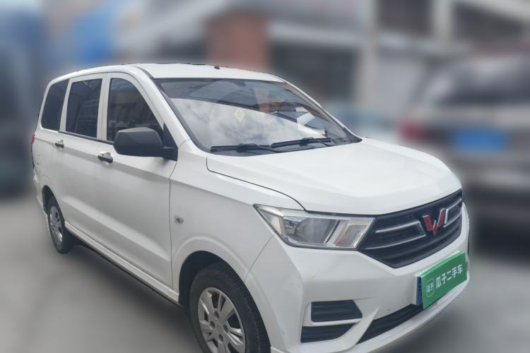 Used Wuling Hongguang 2019 1.5L S Basic Version China VI Standard LAR Front Right 45 Deg