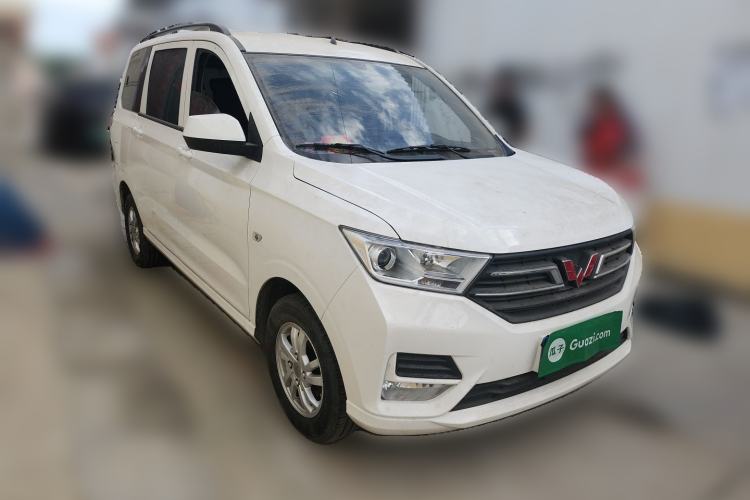 Used Wuling Hongguang 2019 1.5L S Standard Version China VI LAR Front Right 45 Deg