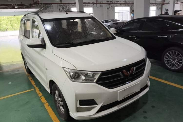 Used Wuling Hongguang 2019 1.5L S Standard Version China VI LAR Front Right 45 Deg