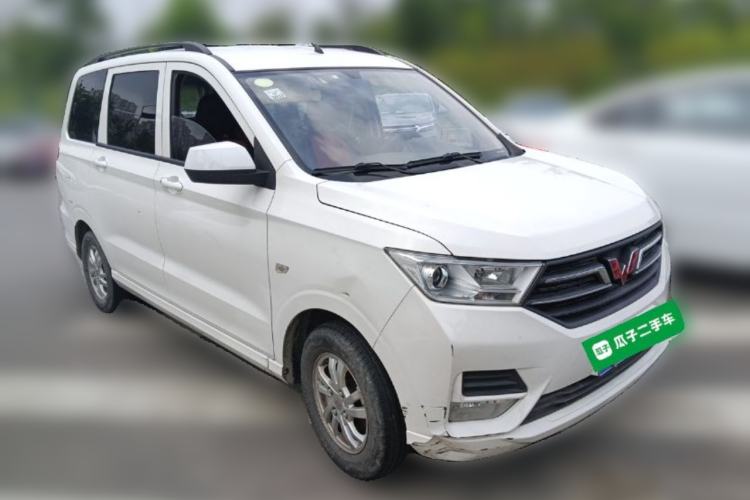 Used Wuling Hongguang 2019 1.5L S Standard Version China VI LAR Front Right 45 Deg