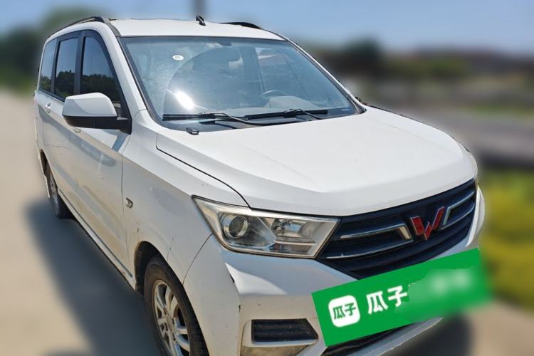 Used Wuling Hongguang 2019 1.5L S Comfort Edition China VI LAR Front Right 45 Deg