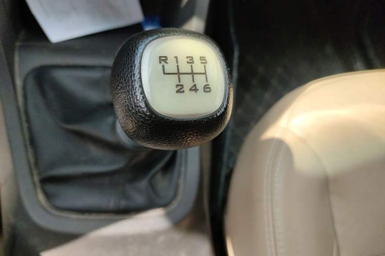 Used Wuling Hongguang 2019 1.5L S Comfort Edition China VI LAR Gear Lever