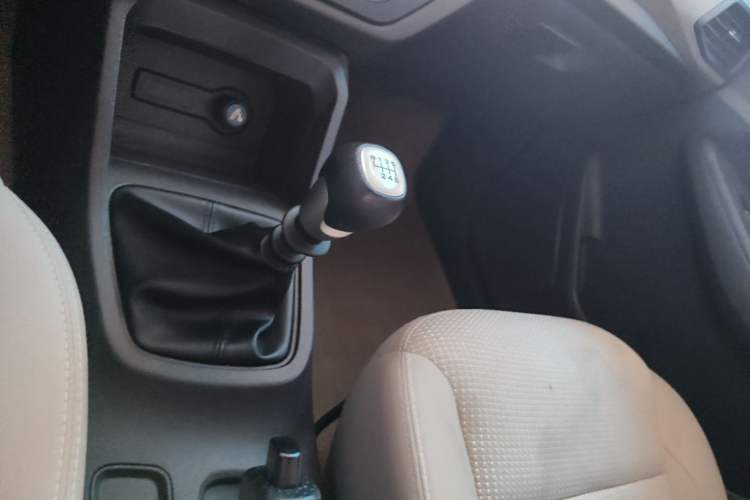 Used Wuling Hongguang 2019 1.5L S Standard Version China VI LAR Gear Lever