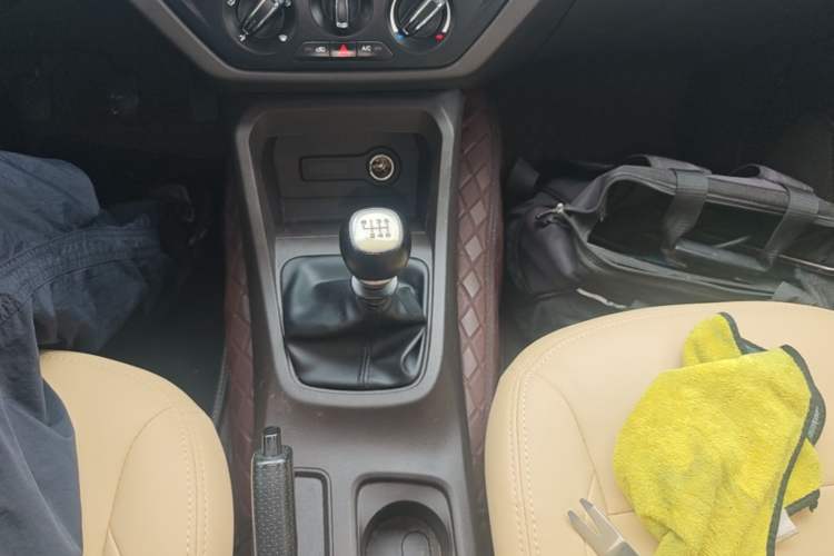 Used Wuling Hongguang 2019 1.5L S Standard Version China VI LAR Gear Lever