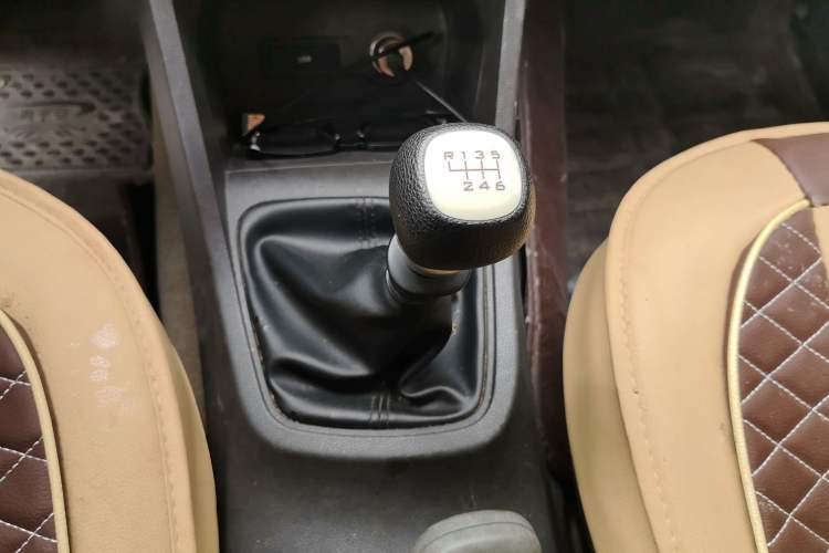 Used Wuling Hongguang 2019 1.5L S Comfort Edition China VI LAR Gear Lever