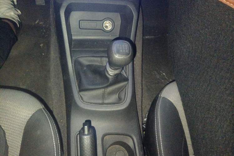 Used Wuling Hongguang 2019 1.5L S Basic Version China VI Standard LAR Gear Lever