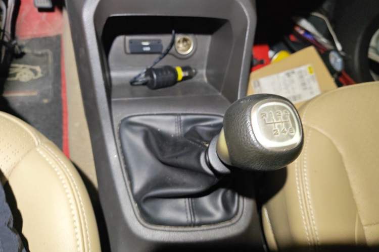 Used Wuling Hongguang 2019 1.5L S Comfort Edition China VI LAR Gear Lever