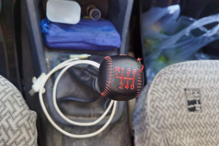 Used Wuling Hongguang 2019 1.5L S Basic Version China VI Standard LAR Gear Lever