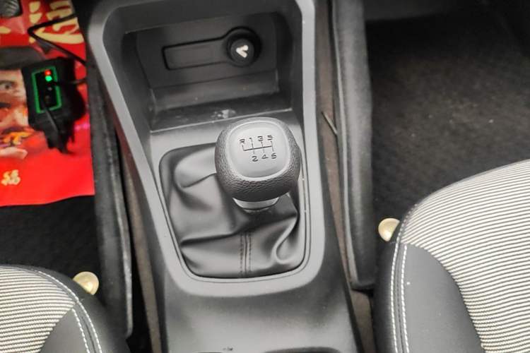 Used Wuling Hongguang 2019 1.5L S Basic Version China VI Standard LAR Gear Lever