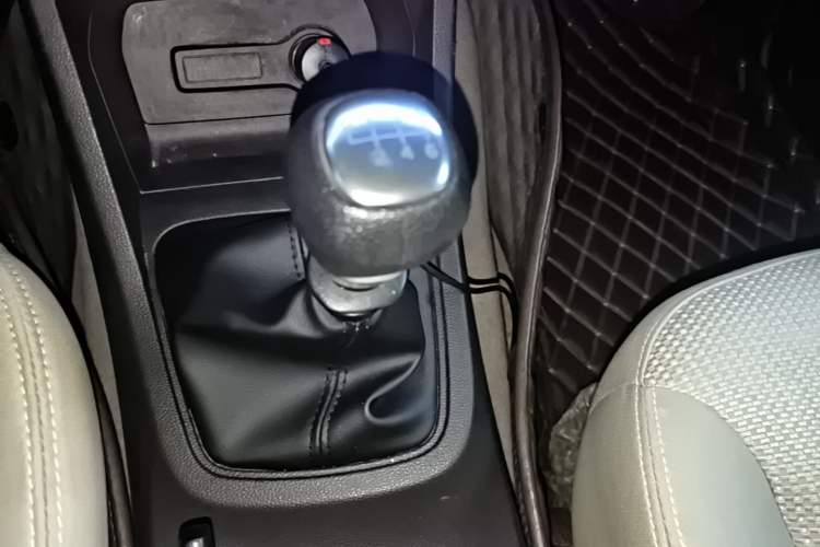 Used Wuling Hongguang 2019 1.5L S Standard Version China VI LAR Gear Lever