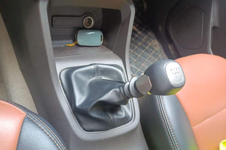 Used Wuling Hongguang 2019 1.5L S Standard Version China VI LAR Gear Lever