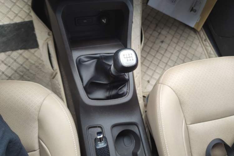 Used Wuling Hongguang 2019 1.5L S Comfort Edition China VI LAR Gear Lever