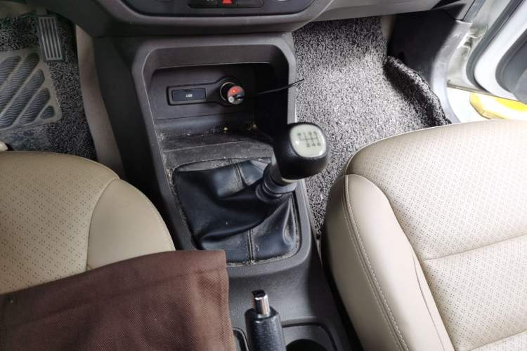 Used Wuling Hongguang 2019 1.5L S Comfort Edition China VI LAR Gear Lever