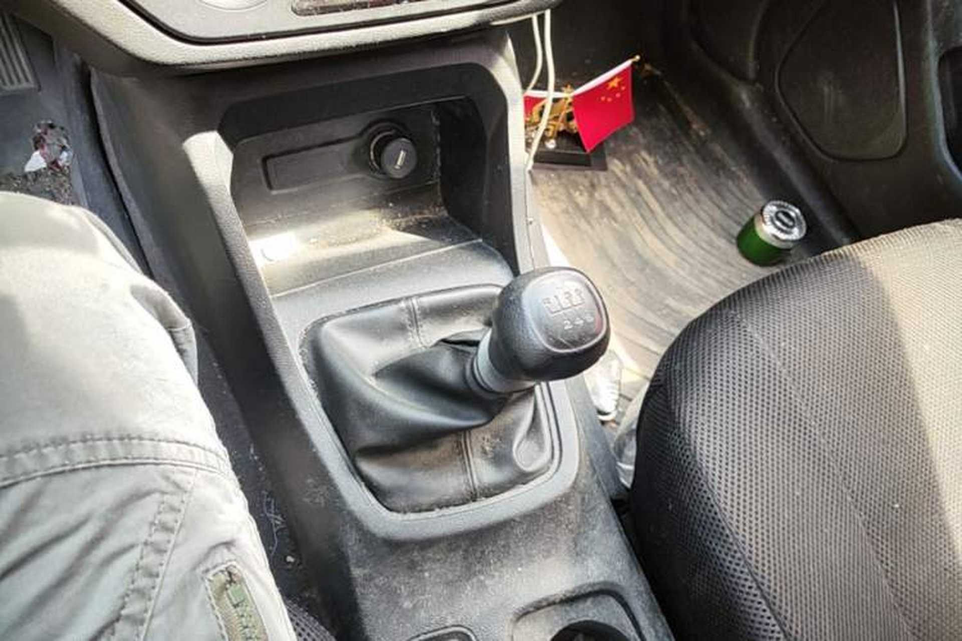 Used Wuling Hongguang 2019 1.5L S Basic Version China VI Standard LAR Gear Lever