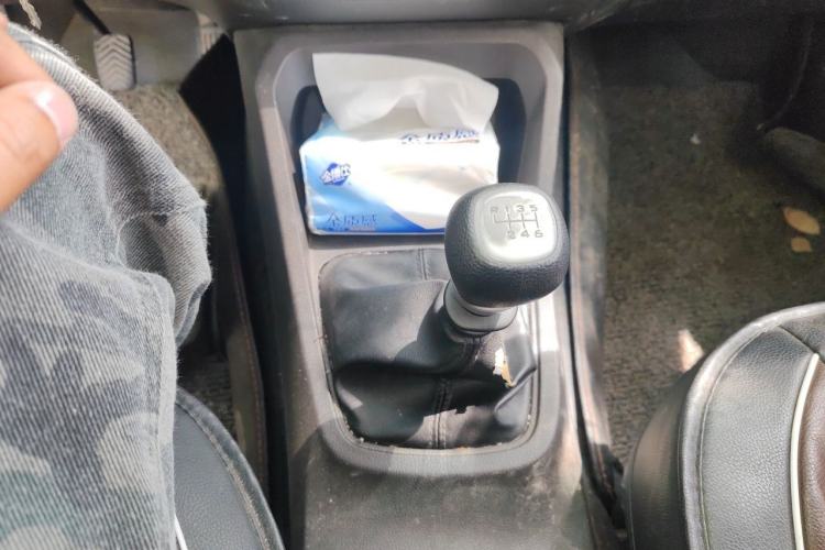 Used Wuling Hongguang 2019 1.5L S Comfort Edition China VI LAR Gear Lever