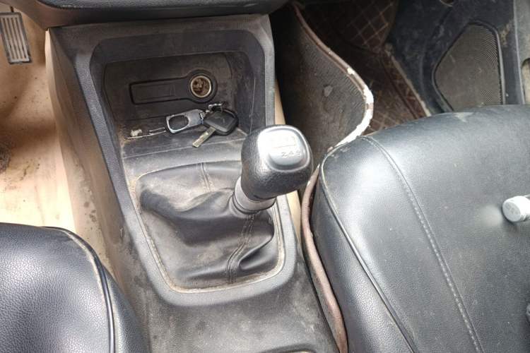 Used Wuling Hongguang 2019 1.5L S Basic Version China VI Standard LAR Gear Lever
