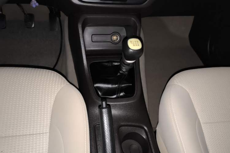 Used Wuling Hongguang 2019 1.5L S Standard Version China VI LAR Gear Lever