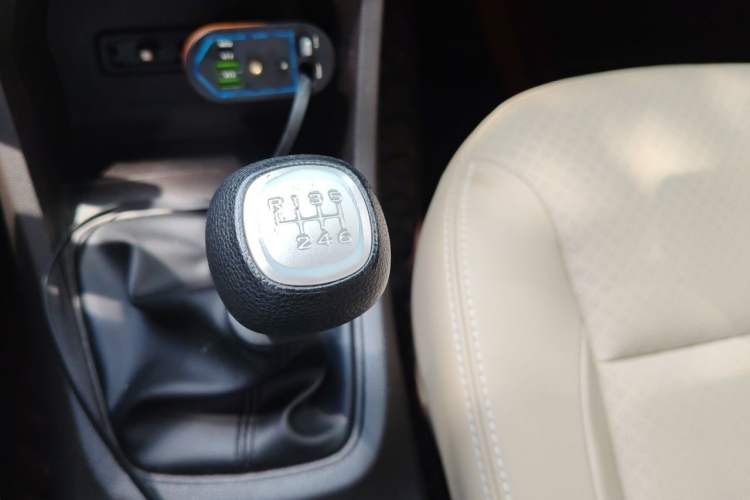 Used Wuling Hongguang 2019 1.5L S Comfort Edition China VI LAR Gear Lever