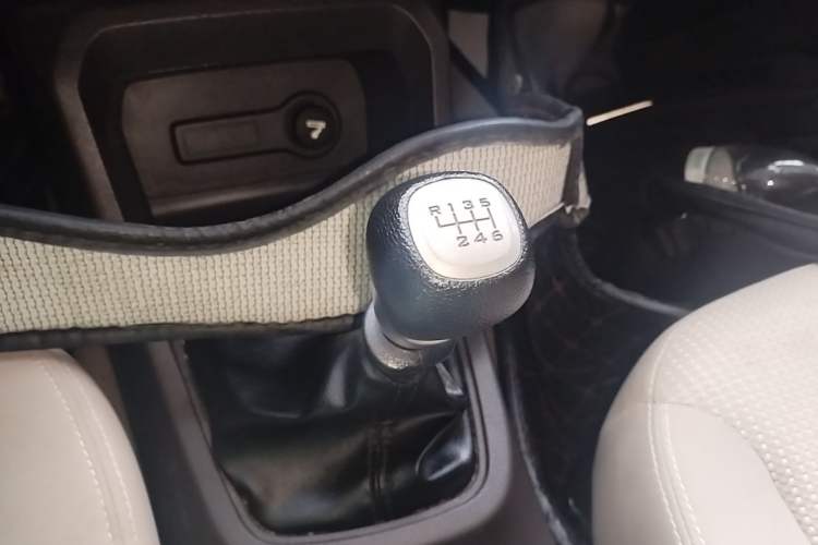 Used Wuling Hongguang 2019 1.5L S Standard Version China VI LAR Gear Lever
