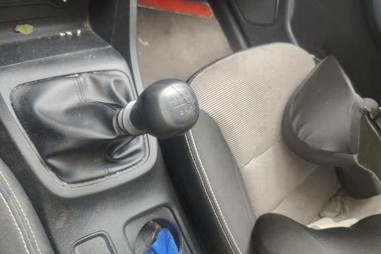 Used Wuling Hongguang 2019 1.5L S Basic Version China VI Standard LAR Gear Lever