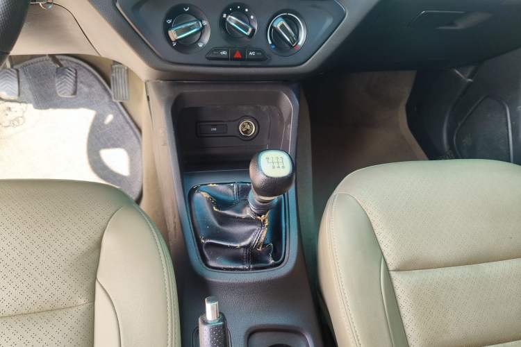 Used Wuling Hongguang 2019 1.5L S Comfort Edition China VI LAR Gear Lever