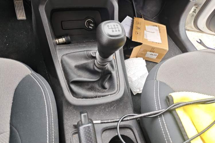 Used Wuling Hongguang 2019 1.5L S Basic Window-Sealed Vehicle China VI LAR Gear Lever
