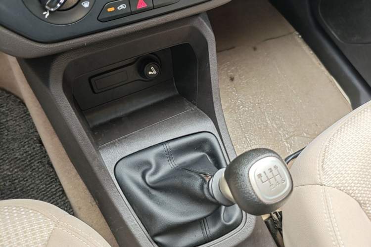 Used Wuling Hongguang 2019 1.5L S Standard Version China VI LAR Gear Lever