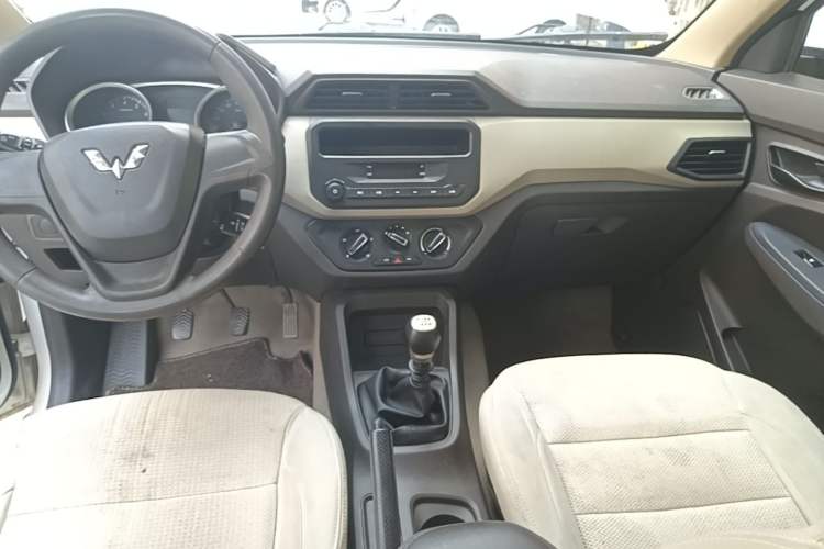Used Wuling Hongguang 2019 1.5L S Standard Version China VI LAR Gear Lever