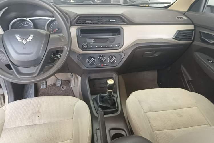 Used Wuling Hongguang 2019 1.5L S Standard Version China VI LAR Gear Lever