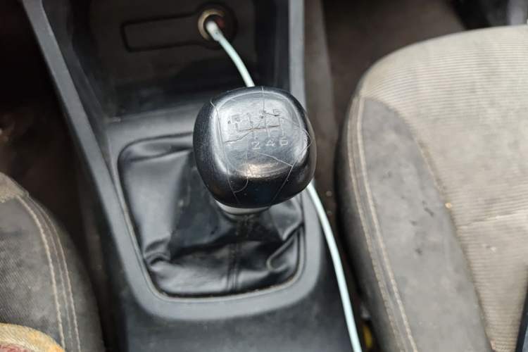 Used Wuling Hongguang 2019 1.5L S Basic Version China VI Standard LAR Gear Lever