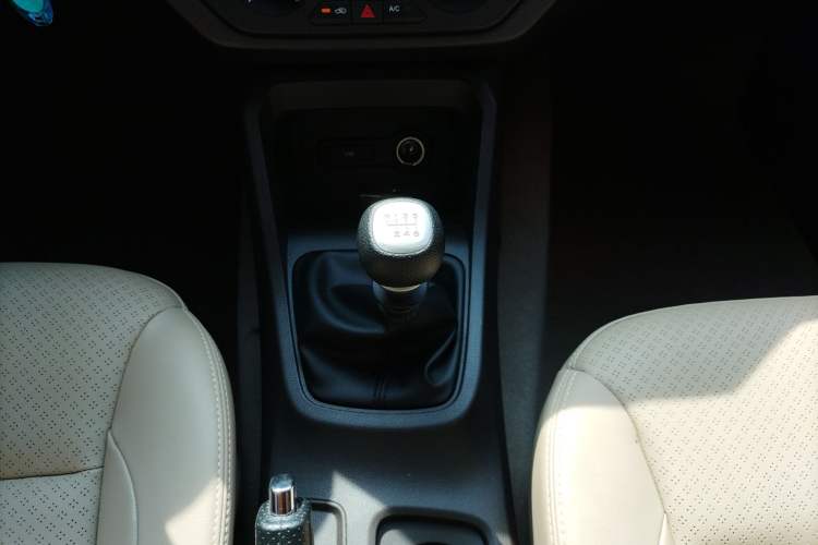 Used Wuling Hongguang 2019 1.5L S Comfort Edition China VI LAR Gear Lever