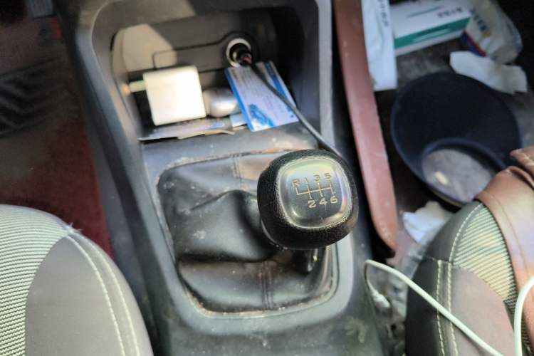 Used Wuling Hongguang 2019 1.5L S Basic Version China VI Standard LAR Gear Lever