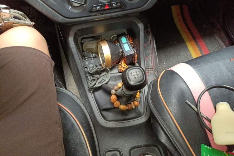Used Wuling Hongguang 2019 1.5L S Basic Version China VI Standard LAR Gear Lever